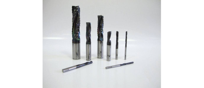Outillages avec traitement DLC (Diamond Like Carbon) pour les grandes productions.